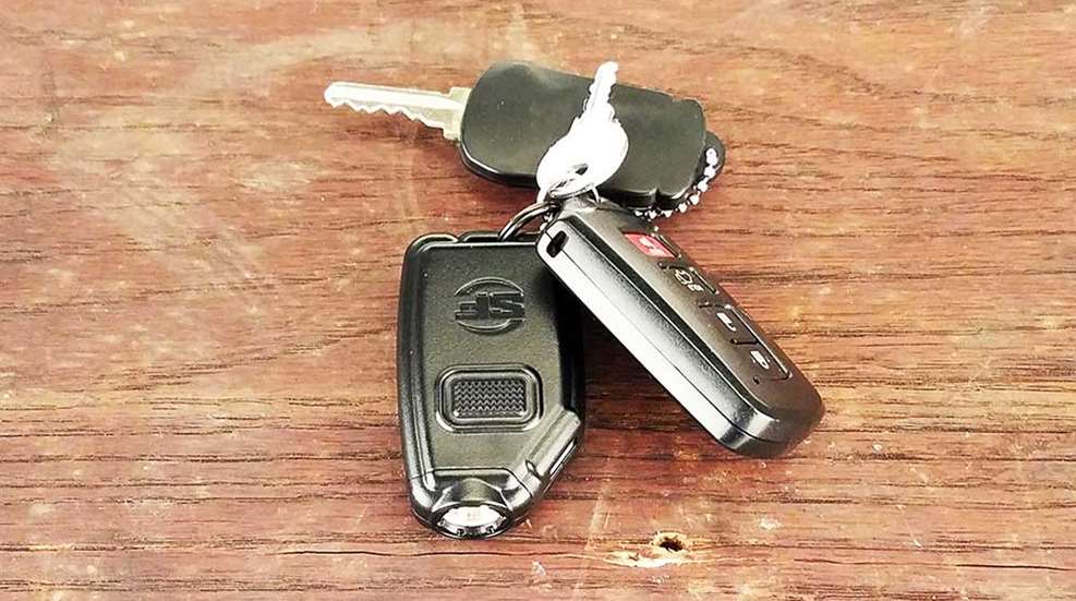 review-surefire-sidekick-flashlight-keychain-edc-f.jpg