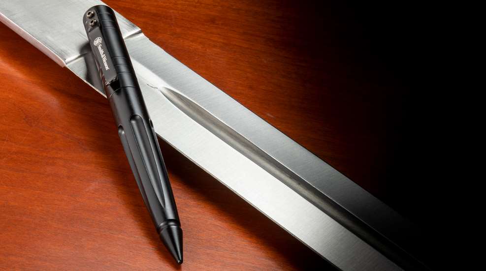 Tactical pen