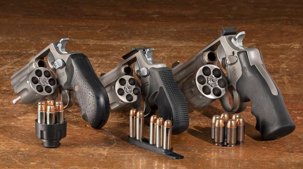 Speedloaders for reloading wheelguns