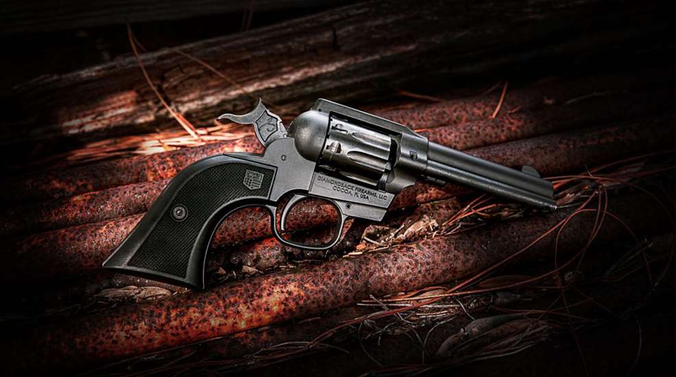 revolver facing right