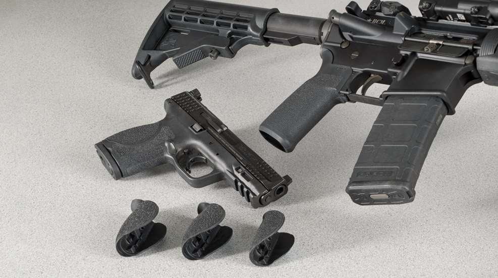 pistol with backstraps