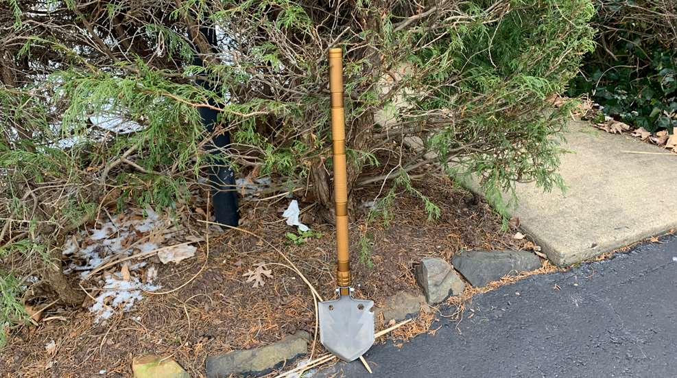 survival shovel