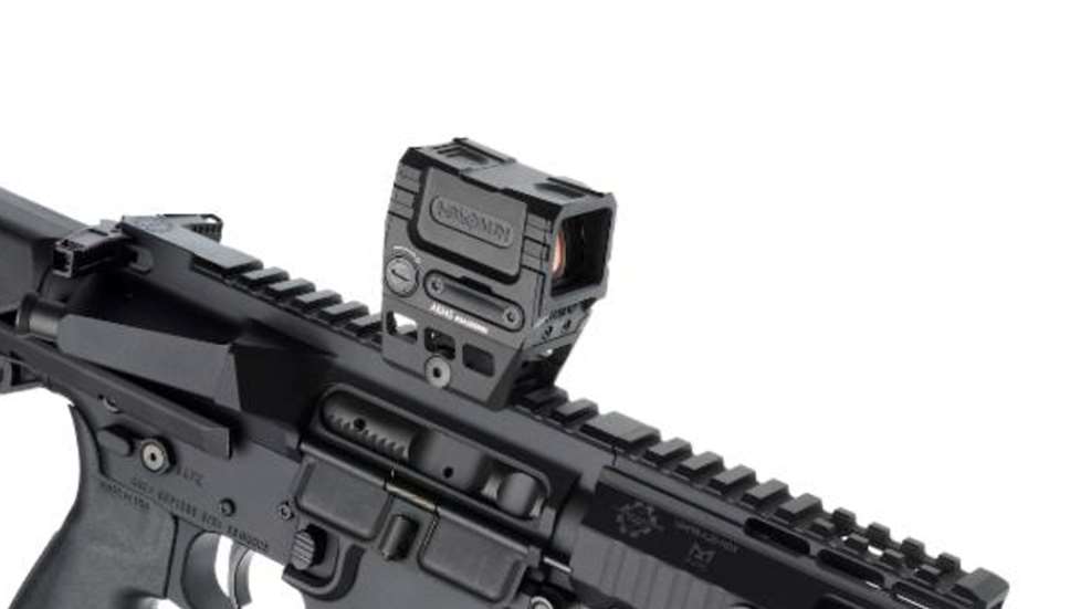 red dot sight on pistol