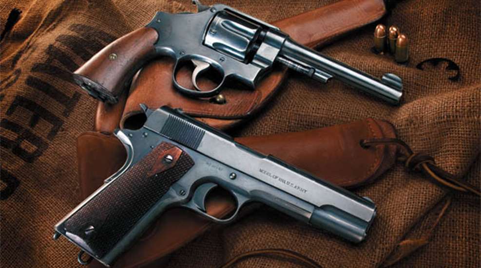 w7350_si_wwihandguns_8582.jpg