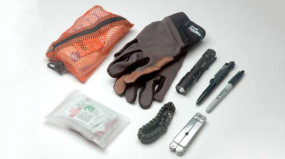 24-hour-bail-out-bag-concept-f.jpg