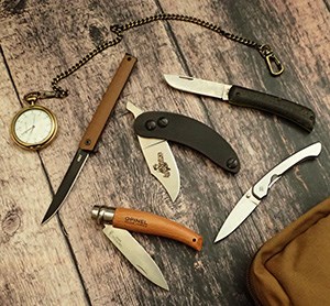 Folding knives